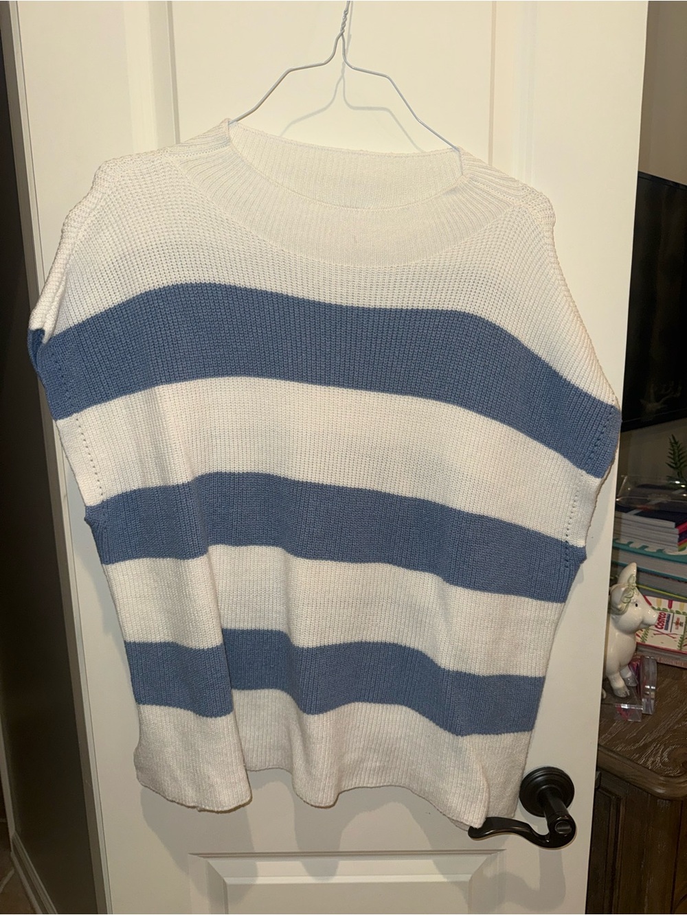 JODIFL White and Dusty Blue Sleeveless Knit Shell
